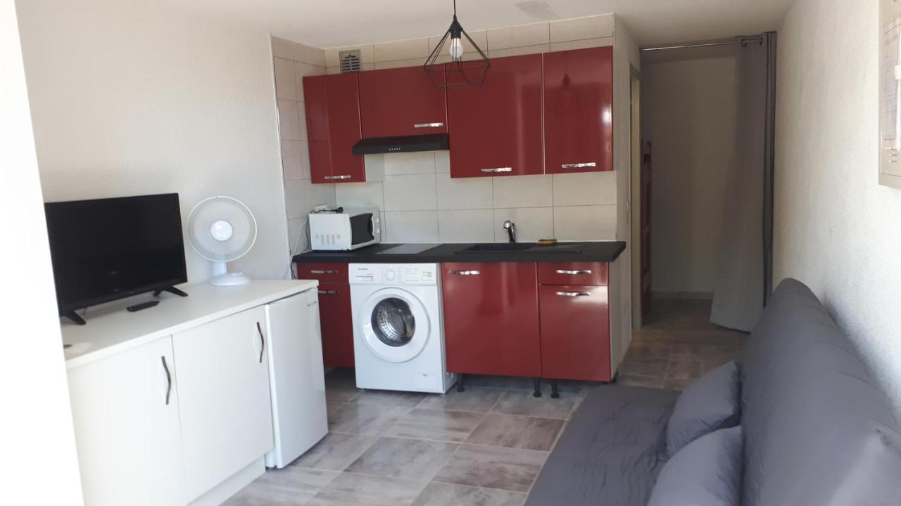 Studio Cabine Avec Jardinet A 30 M De La Plage, Au Calme. Gruissan Exterior photo